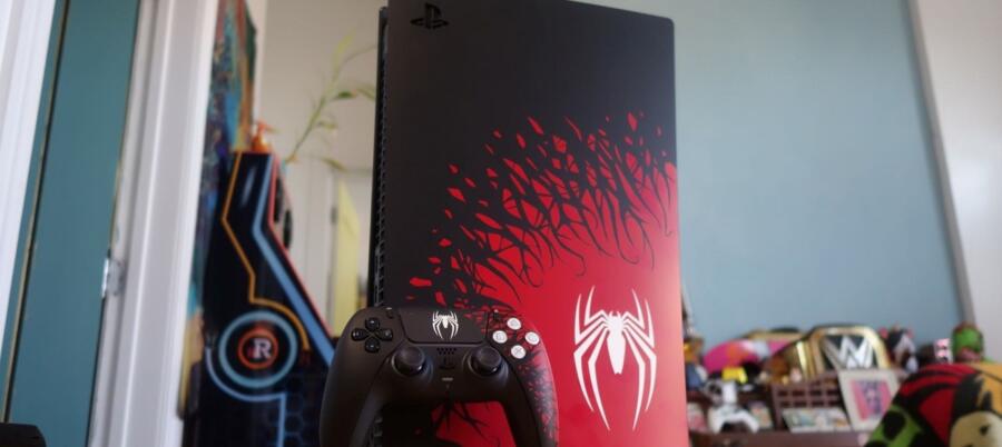 В РФ открыты предзаказы на новую PS5, оформленную в стиле Spider-Man 2